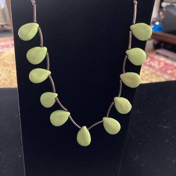 AppleGreen Gaspeite N&E set. 925 SSilver Tubes. Teardrop cut stones #11+2 stones - Picture 5 of 8